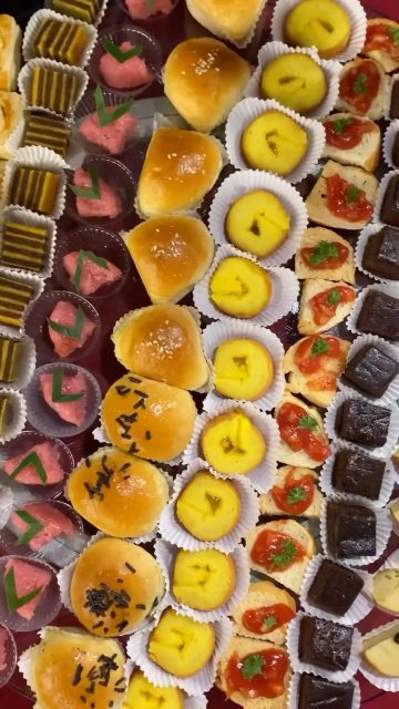 🏮🌙 Harmony Ramadhan Lantern Village 🌙🏮

Awalnya cuma niat bukber biasa.
Tapi pas masuk… kok rasanya pindah negara? 🏮✨
Cuma di Adhiwangsa Hotel & Convention.

💰 Price IDR 125.000 nett/pax

Dan ada Doorprize di setiap harinya, yaitu special Voucer dari @ellenaskincare dan Goodie Bag menarik dari @kecaplombokgandaria 

Seats are limited. Reserve yours now.

📞 0271 7464999
📱 0877 7701 4999
🌐 www.adhiwangsahotels.com

#adhiwangsahotelsolo #iftarsolo #kidsfriendlyhotel #bukber #ramadhan